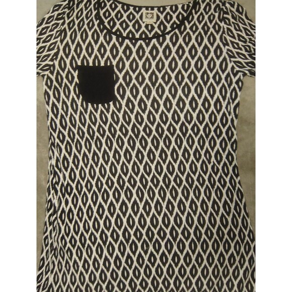 Anne Klein Tops - Women's Black White Geometric Print Round Neck Short Sleeve Pocket T-Shirt